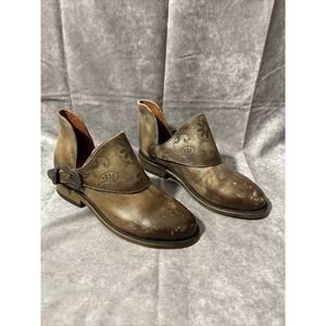 NEW! Heritage by Corral E1630 Brown Laser & Strap Round Toe Bootie Womens Size 7